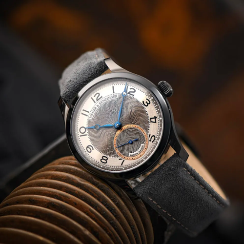 edition-6-grey-black-2