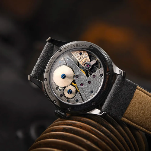 edition-6-grey-black-3